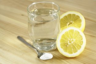 water with lemon